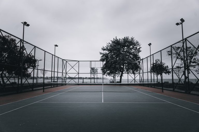 Comment choisir la bonne clôture pour un terrain de sport ?